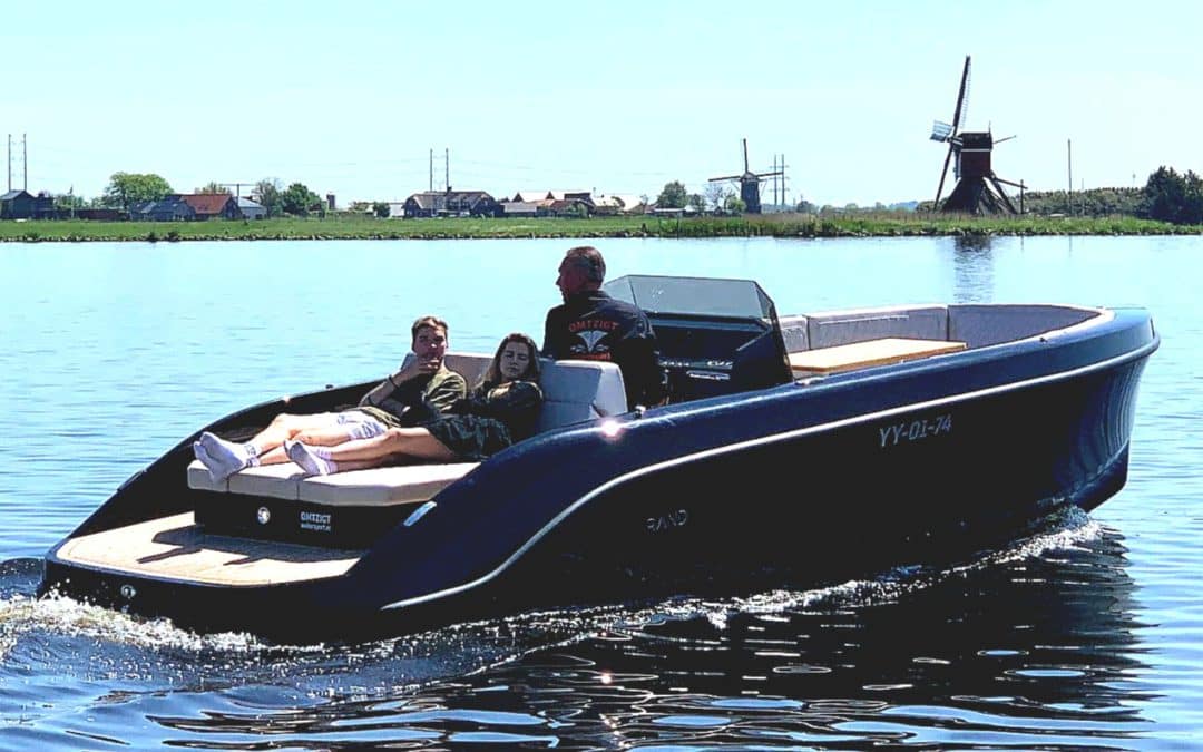 Gio Latooy in nieuwe speedboot
